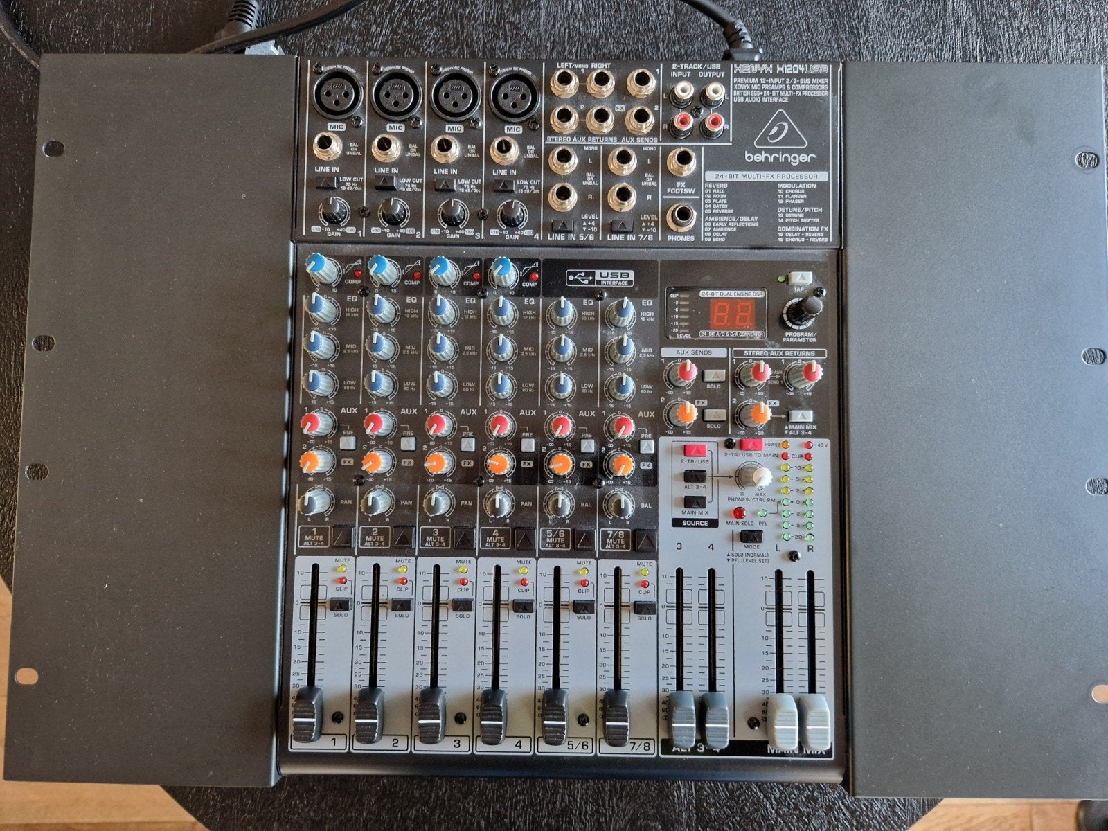 behringer 1204 usb met fx, Muziek en Instrumenten, Ophalen of Verzenden, Zo goed als nieuw, 5 tot 10 kanalen, Microfooningang