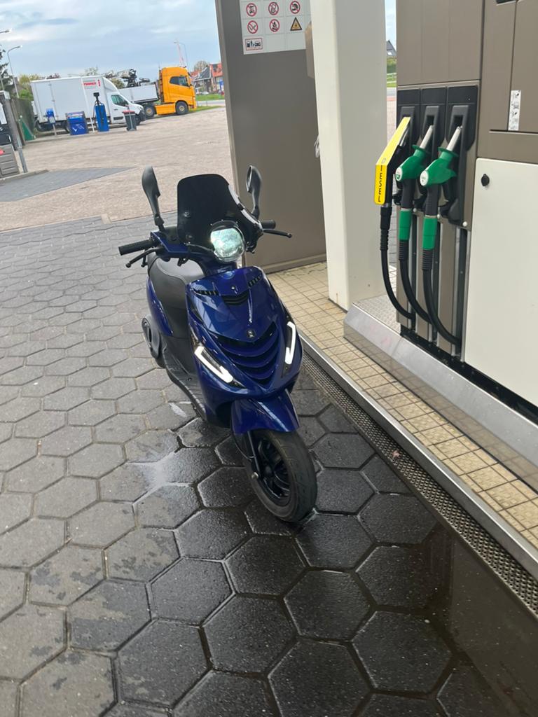 Zip 2017 Topstaat alles werkt goed! Lees de  beschrijving !, Piaggio, Ophalen of Verzenden, Zo goed als nieuw, Benzine