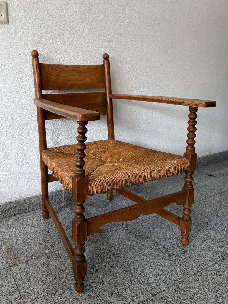 Antieke houten knopstoel met gevlochten biezen zitting, Ophalen