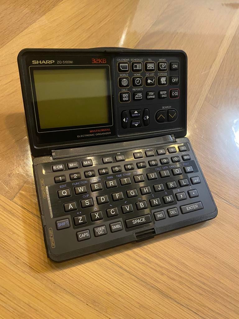 Sharp zq-5100m organizer vintage retro, Diversen, Rekenmachines, Ophalen of Verzenden, Zo goed als nieuw