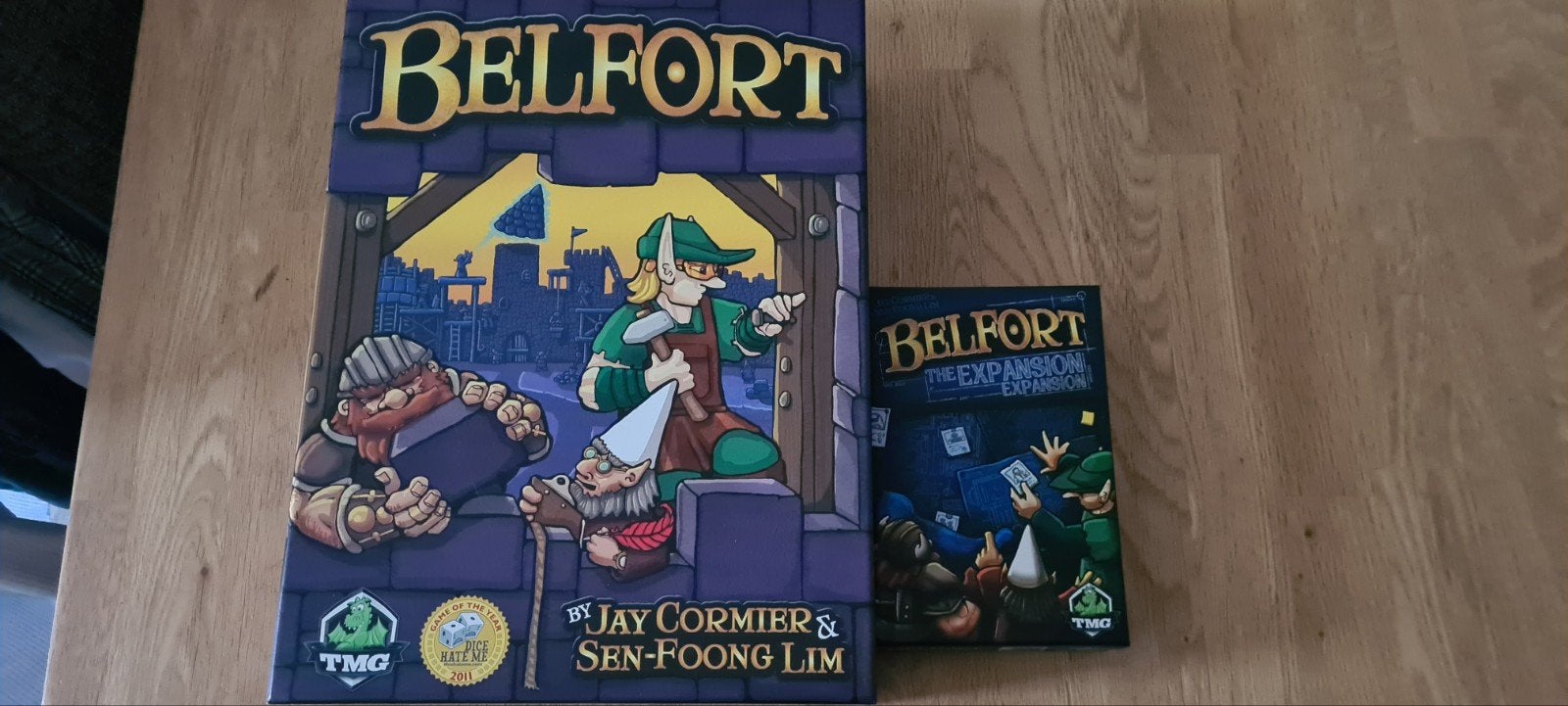 Belfort bordspel met uitbreiding - Engelse versie, Vijf spelers of meer, Ophalen of Verzenden, Zo goed als nieuw, Tasty Minstrel Games