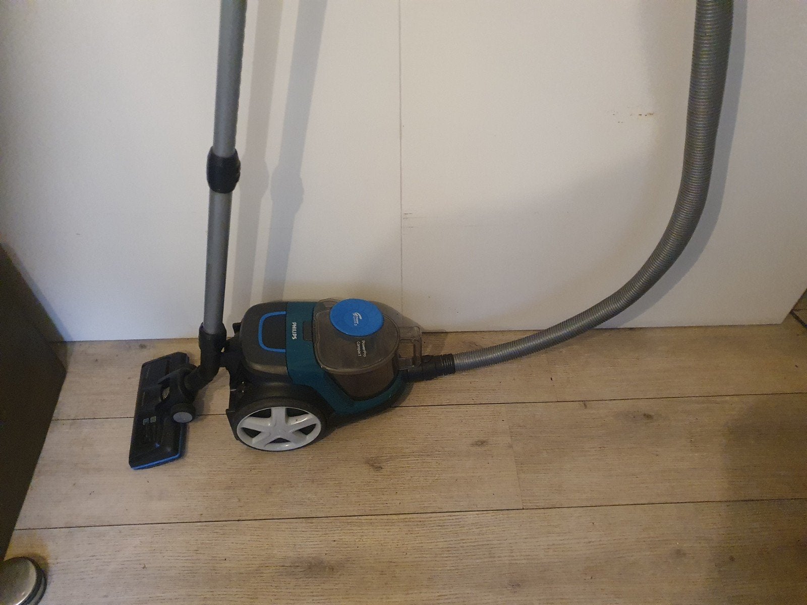 Philips PowerPro Compact stofzuiger - Zonder zak, Gebruikt, Philips, Ophalen of Verzenden, Sledestofzuiger