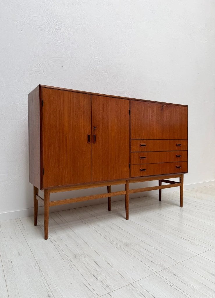 Highboard toegeschreven aan Børge Mogensen Deens jaren 60, Vintage, Eikenhout, Ophalen of Verzenden, Zo goed als nieuw