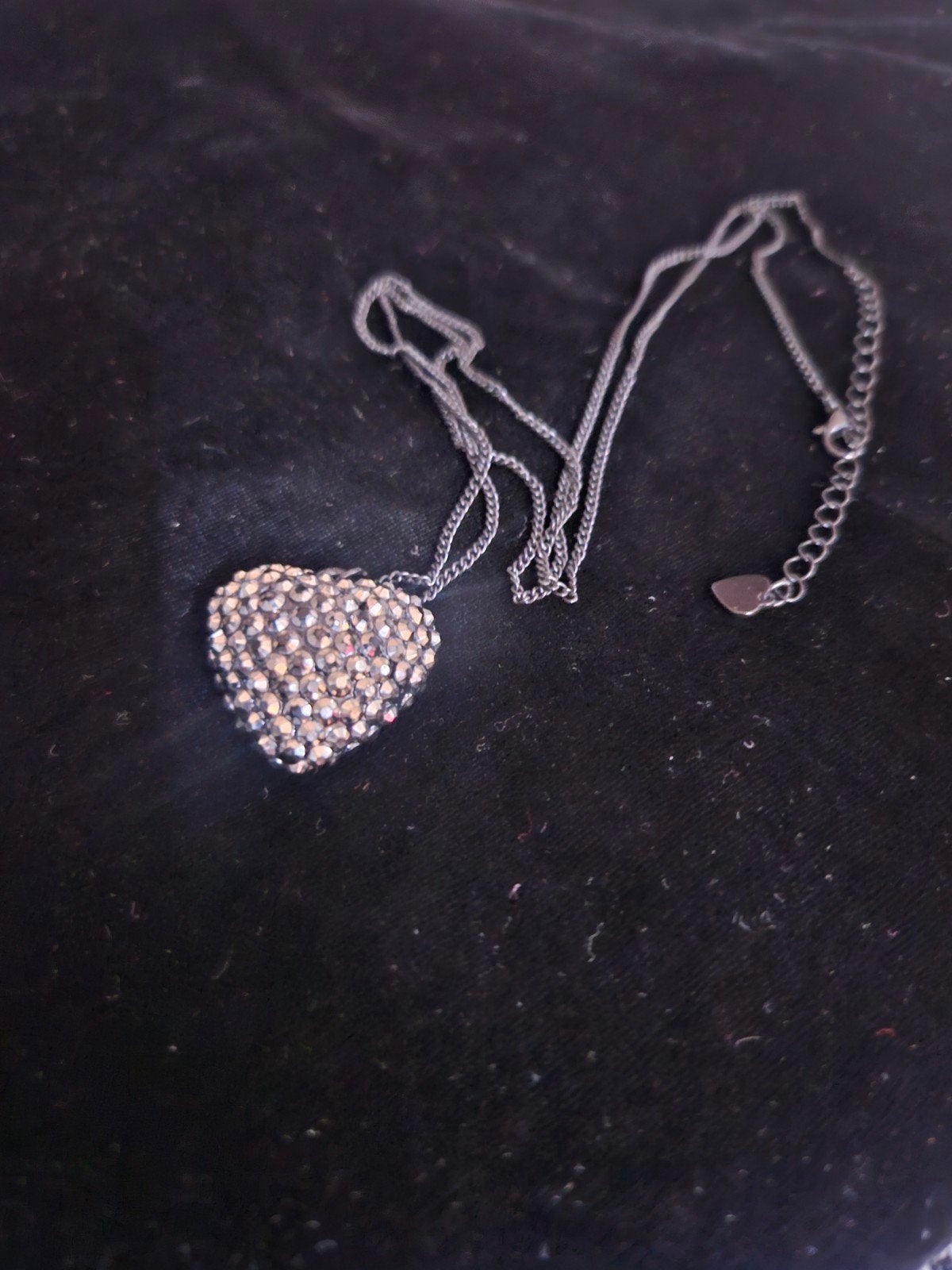 Zwarte hart ketting met fonkelende steentjes, Sieraden, Tassen en Uiterlijk, Ophalen of Verzenden