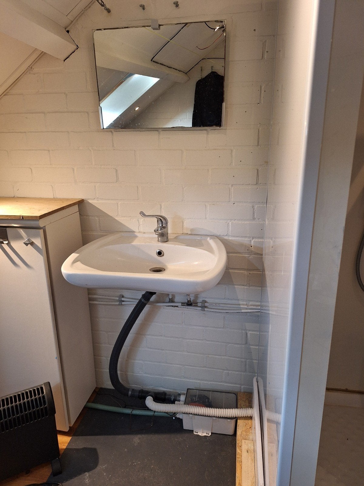 Nooddouche wasbak en elektrische waterafvoer, Ophalen, Gebruikt, Met douche
