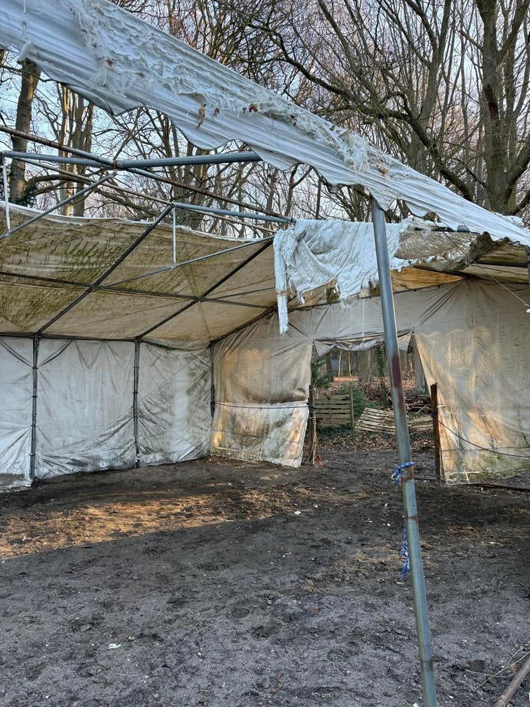IJzeren frame tent 12x8m - Gratis af te halen, Caravans en Kamperen, Ophalen of Verzenden, Gebruikt