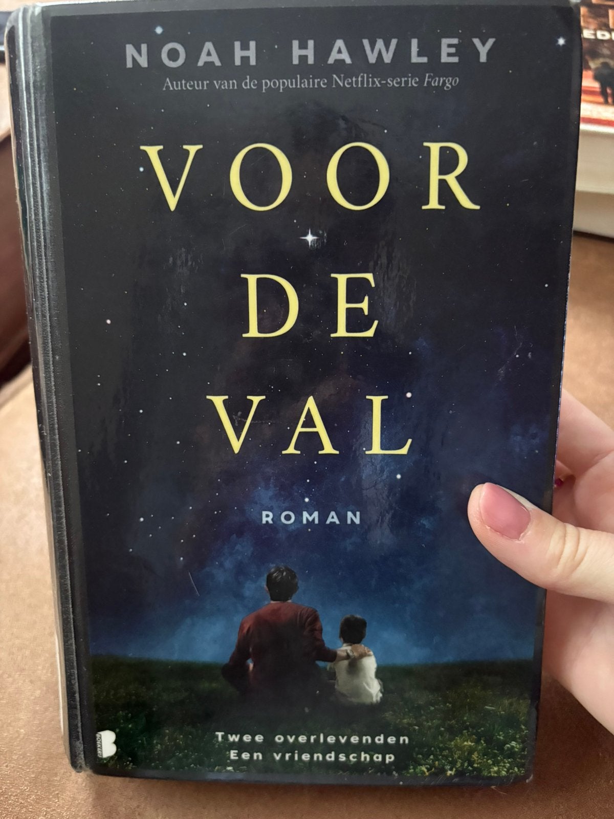 Noah Hawley - Voor de val, Boeken, Ophalen of Verzenden, Zo goed als nieuw