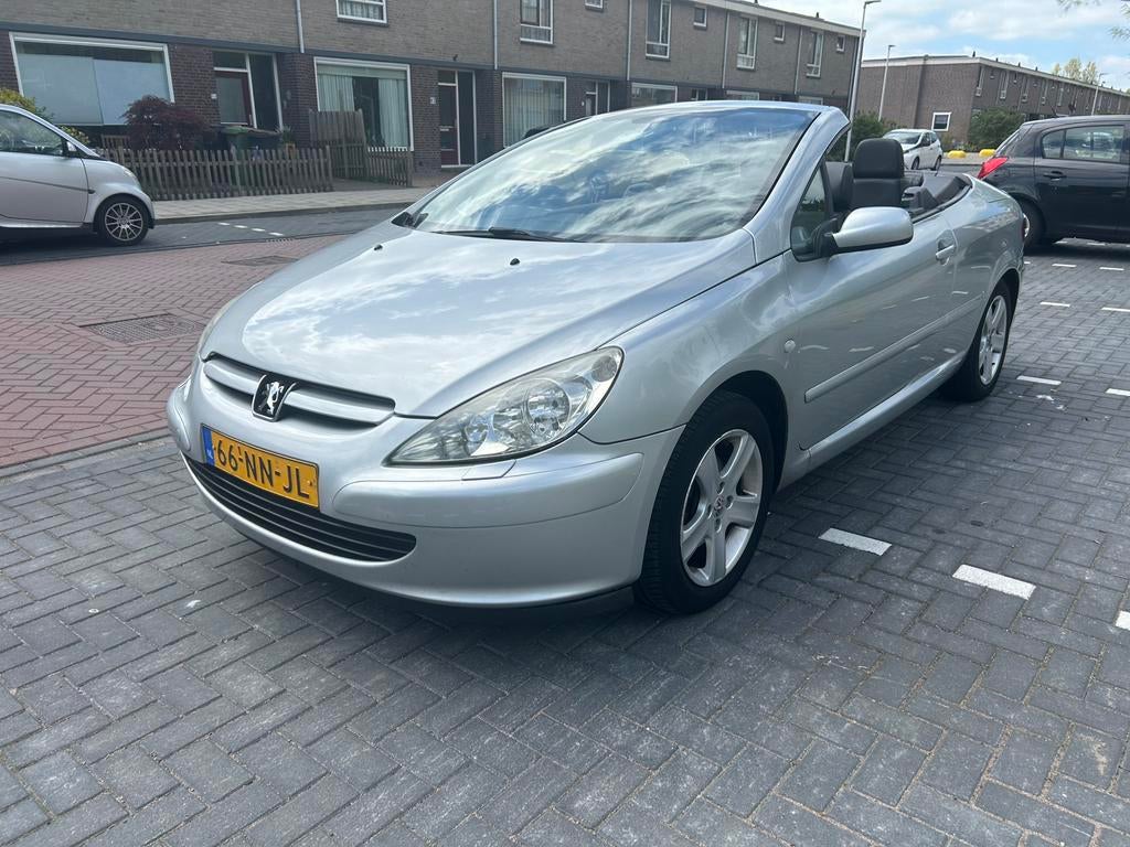 Peugeot 307 2.0 16V CC 2004 Grijs, Auto's, Voorwielaandrijving, Zwart, 4 cilinders, Cabriolet