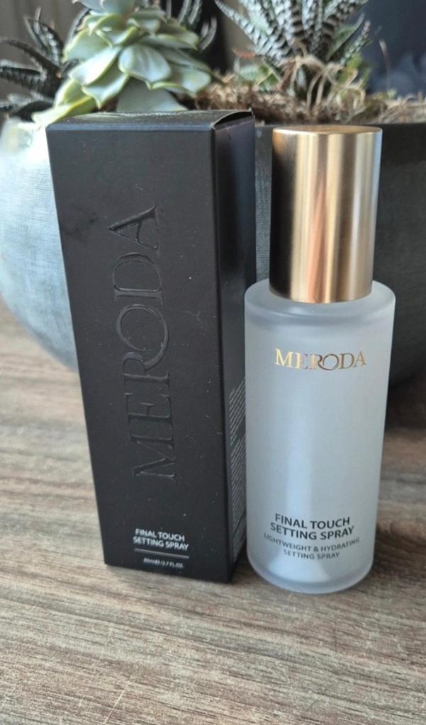 Meroda setting  spray, Sieraden, Tassen en Uiterlijk, Uiterlijk | Cosmetica en Make-up, Overige kleuren, Gehele gezicht, Nieuw