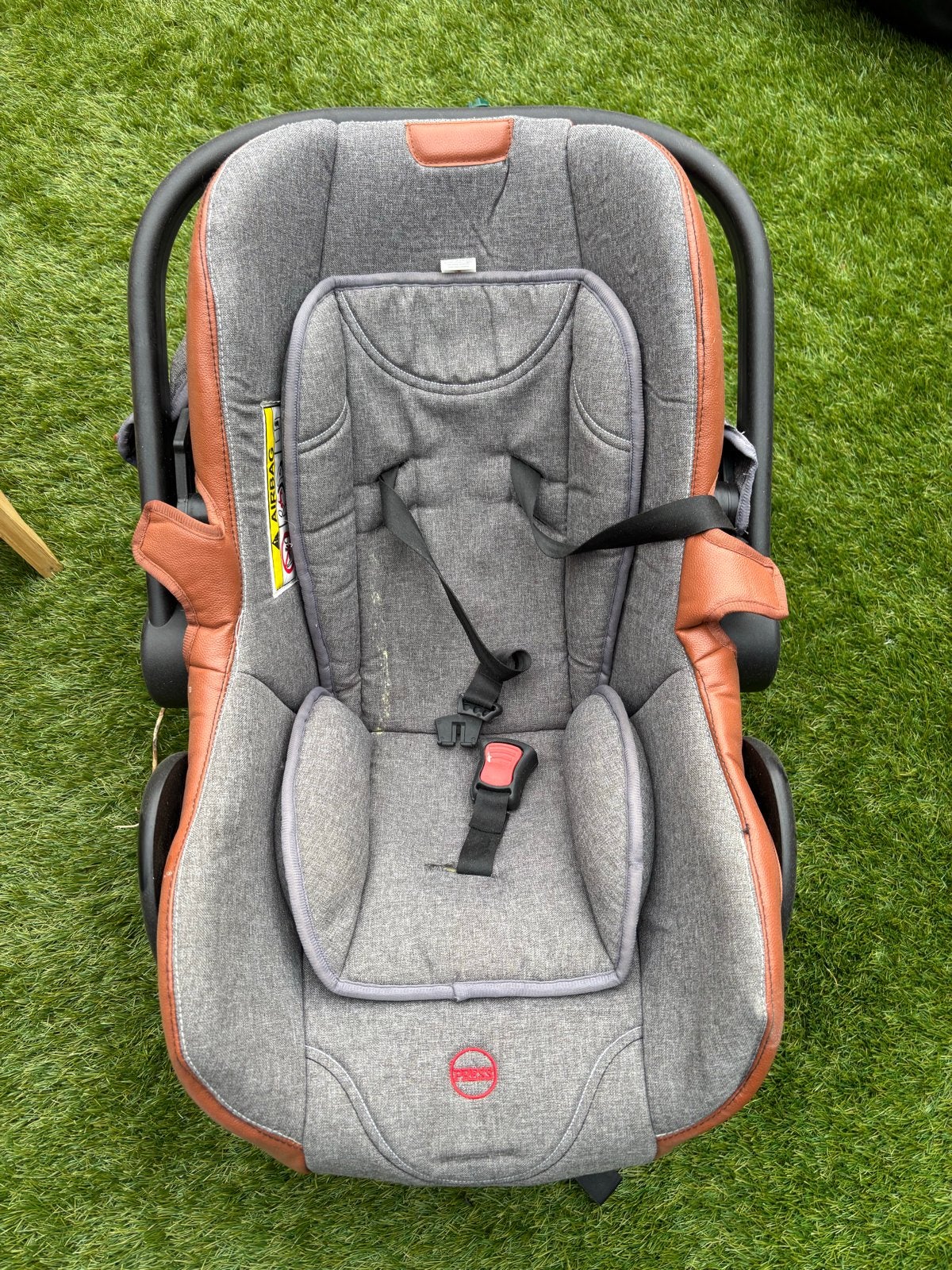 Comfortabele baby autostoel - Grijs/Bruin, Kinderen en Baby's, Zijbescherming, 0 t/m 13 kg, Ophalen, Overige merken