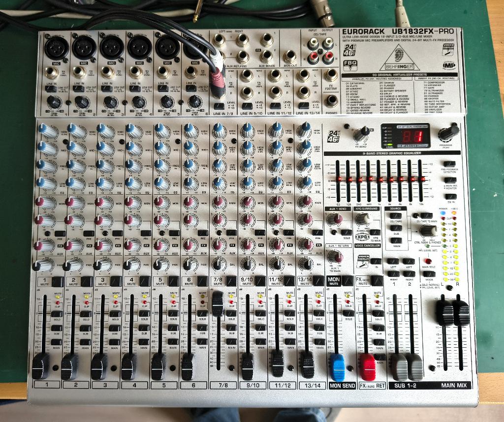 Behringer eurorack UB1832FX PRO, Ophalen of Verzenden, Gebruikt, 10 tot 20 kanalen, Microfooningang