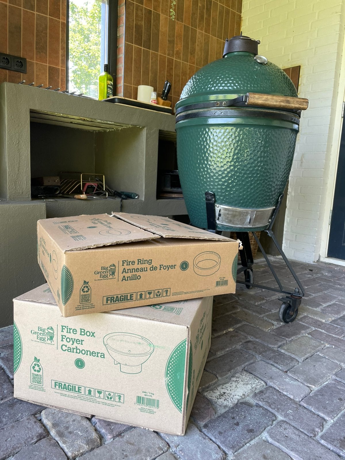 Big Green Egg Large, Tuin en Terras, Houtskoolbarbecues, Ophalen of Verzenden, Zo goed als nieuw