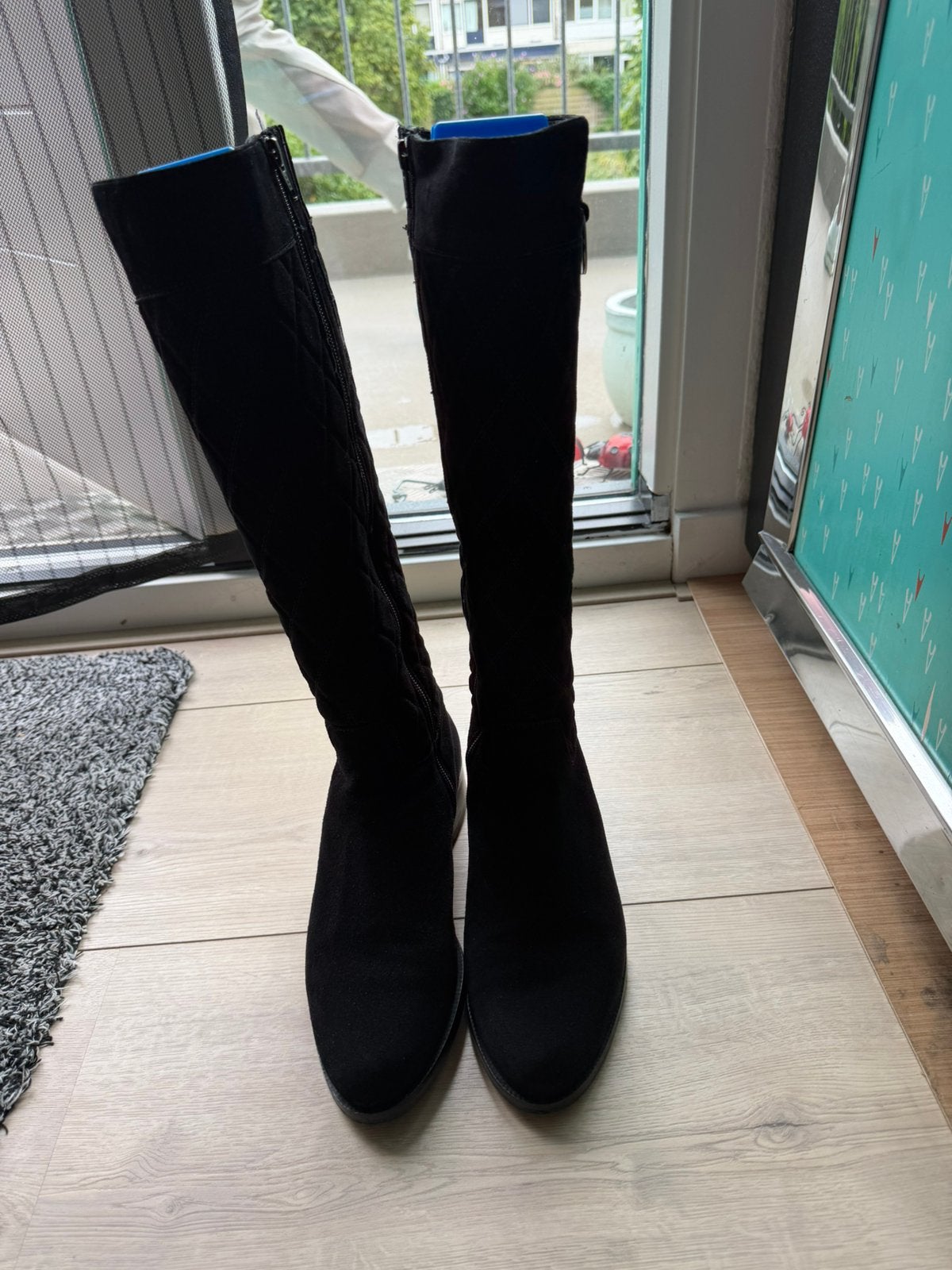 Zwarte suede laazen van nalini, Ophalen of Verzenden, Zo goed als nieuw, Zwart, Hoge laarzen