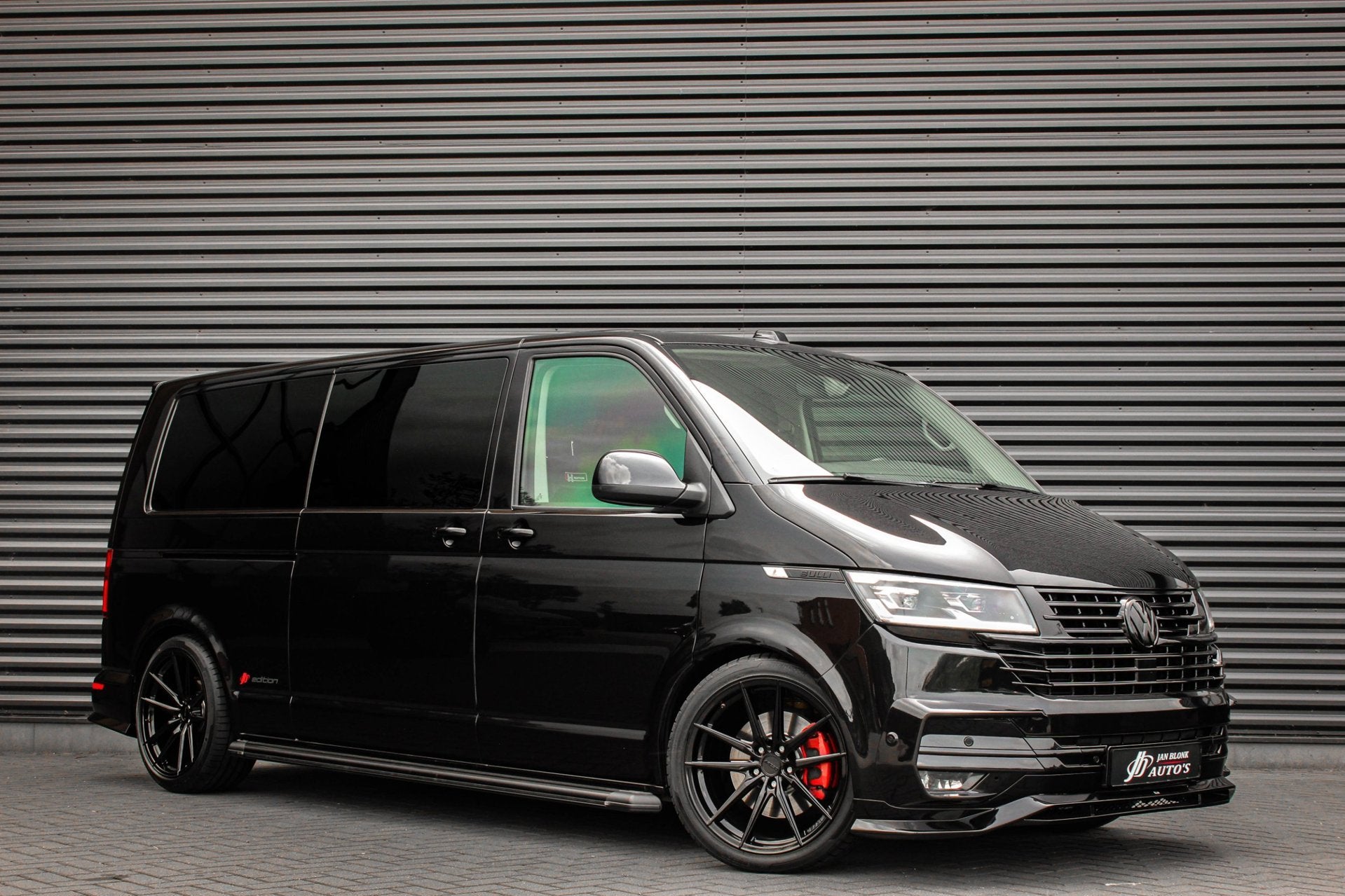 Volkswagen Transporter 2.0 TDI L2H1 199PK JB-EDITION DSG / P, Auto's, Dealer onderhouden, 4 cilinders, Volkswagen, Zwart