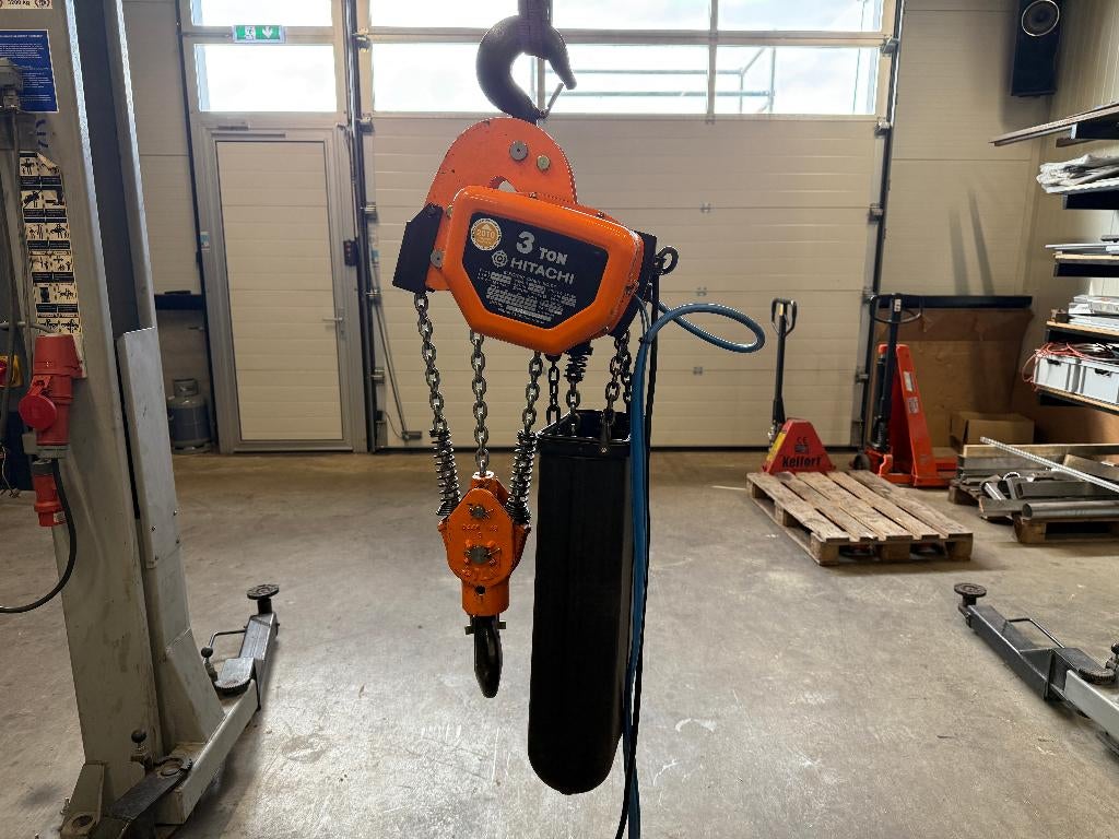 Hitachi elektrische kettingtakel 3000kg met 7,5m hijshoogte, Doe-het-zelf en Verbouw, Lieren en Takels, Ophalen, Gebruikt, Elektrisch