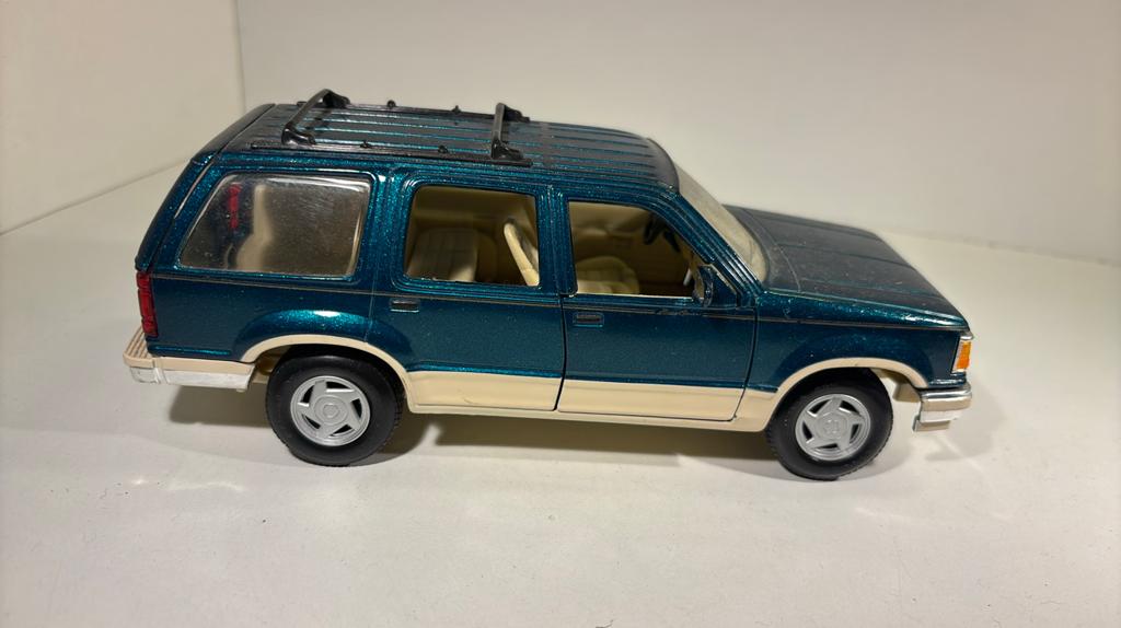 Ford explorer green maisto 1.24, Maisto, Ophalen of Verzenden, A, A