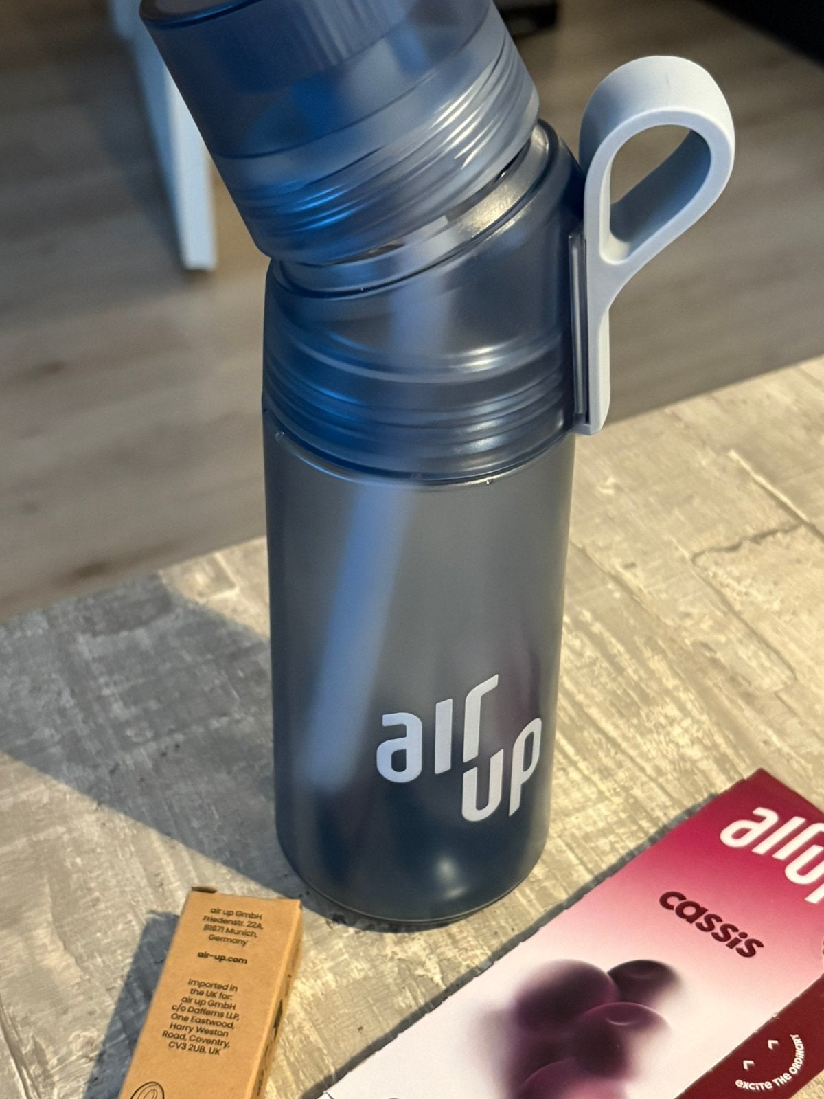 Air up blauw incl 2 pods cassis, Sport en Fitness, Bidons, Ophalen of Verzenden, Zo goed als nieuw