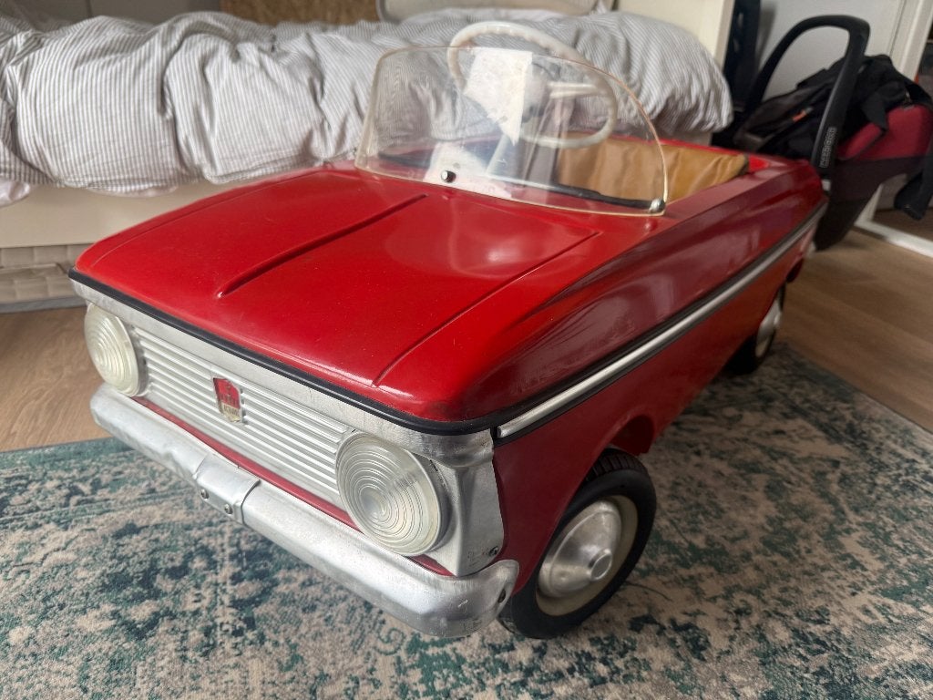 Vintage Moskvich trapauto in zeer nette staat, Ophalen