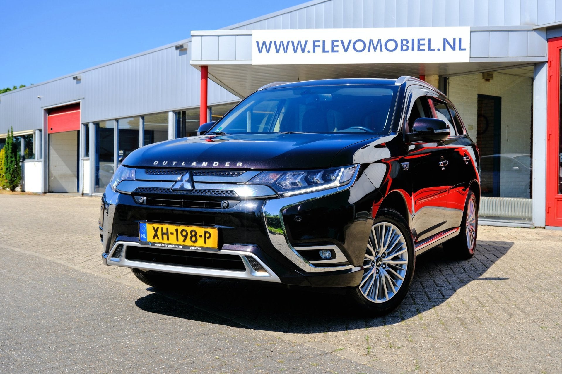 Mitsubishi Outlander 2.4 PHEV Intense+ Aut. Pano|Leder-Alcan, Automaat, 135 pk, Euro 6, 4 cilinders
