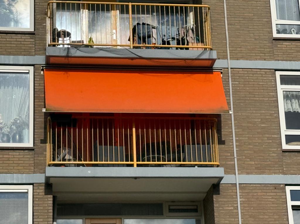 Zonnescherm elektrisch 4,10 meter en uitval 1,50, Ophalen, Gebruikt, Elektrisch, 150 tot 300 cm