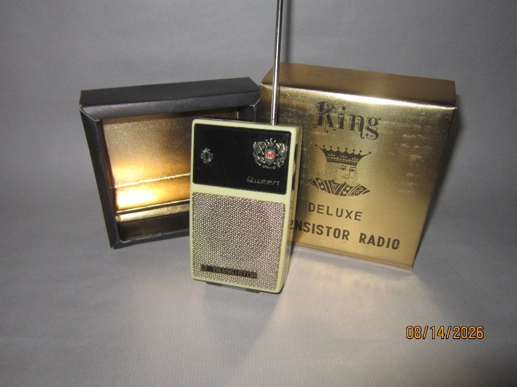 Queen 2 Transistor Boy's Radio  Model MTR-203   Japan  1960, Ophalen of Verzenden