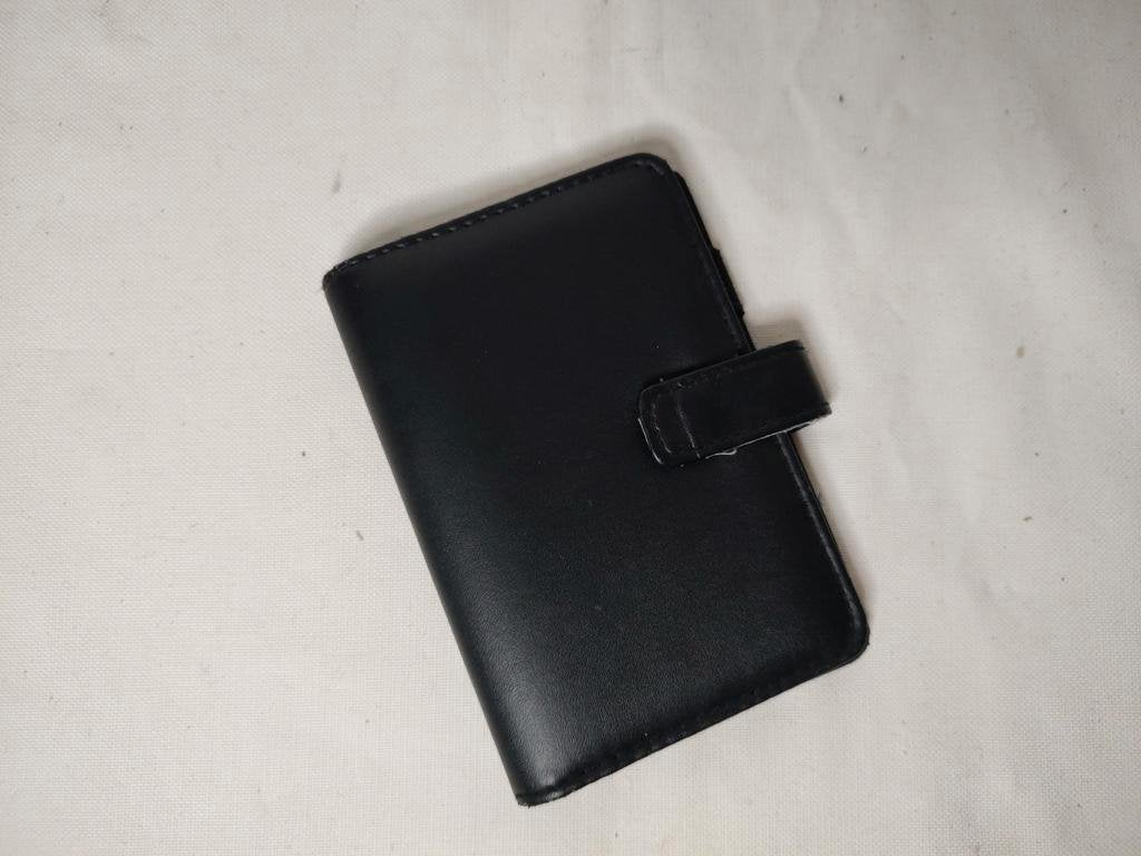 K639 Zwarte kunstlederen agenda organizer model mini 67x104, Diversen, Agenda's, Gebruikt, Onbekend, Ophalen of Verzenden, Onbekend