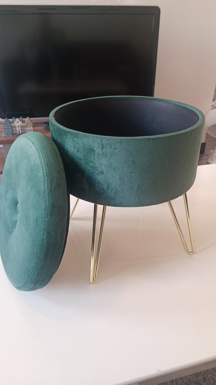 Groene fluwelen poef met opbergruimte en gouden poten, Ophalen, Minder dan 50 cm, Rond, Minder dan 50 cm