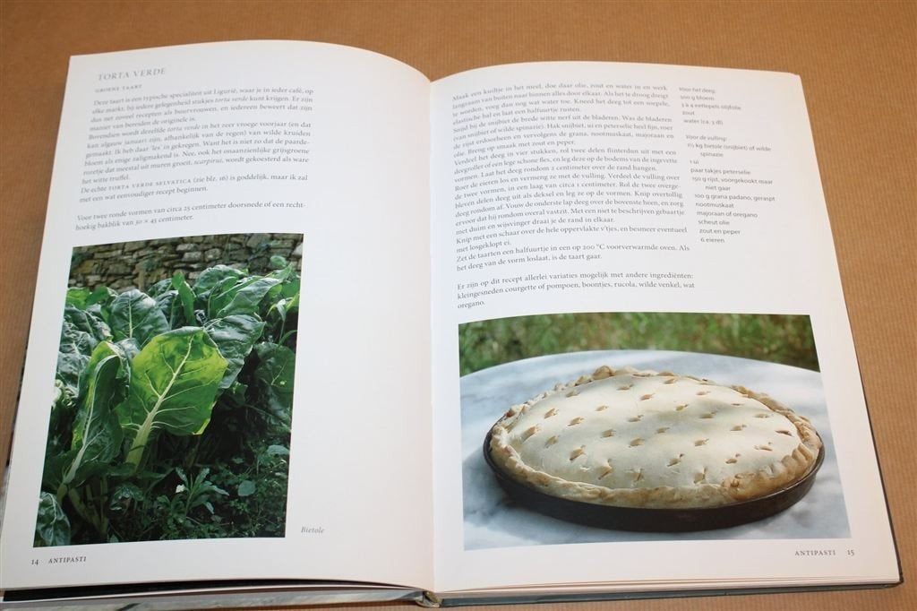 Vinazza — Italiaans Kookboek, Groot Formaat, Boeken, Kookboeken, Ophalen of Verzenden, Gelezen, Italië
