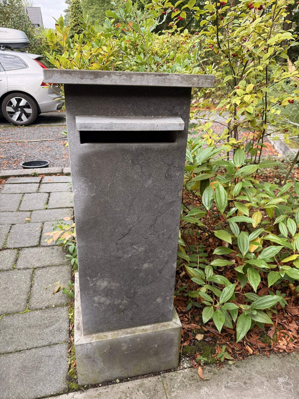 Staande hardstenen brievenbus steen, Tuin en Terras, Ophalen, Gebruikt, Hardsteen