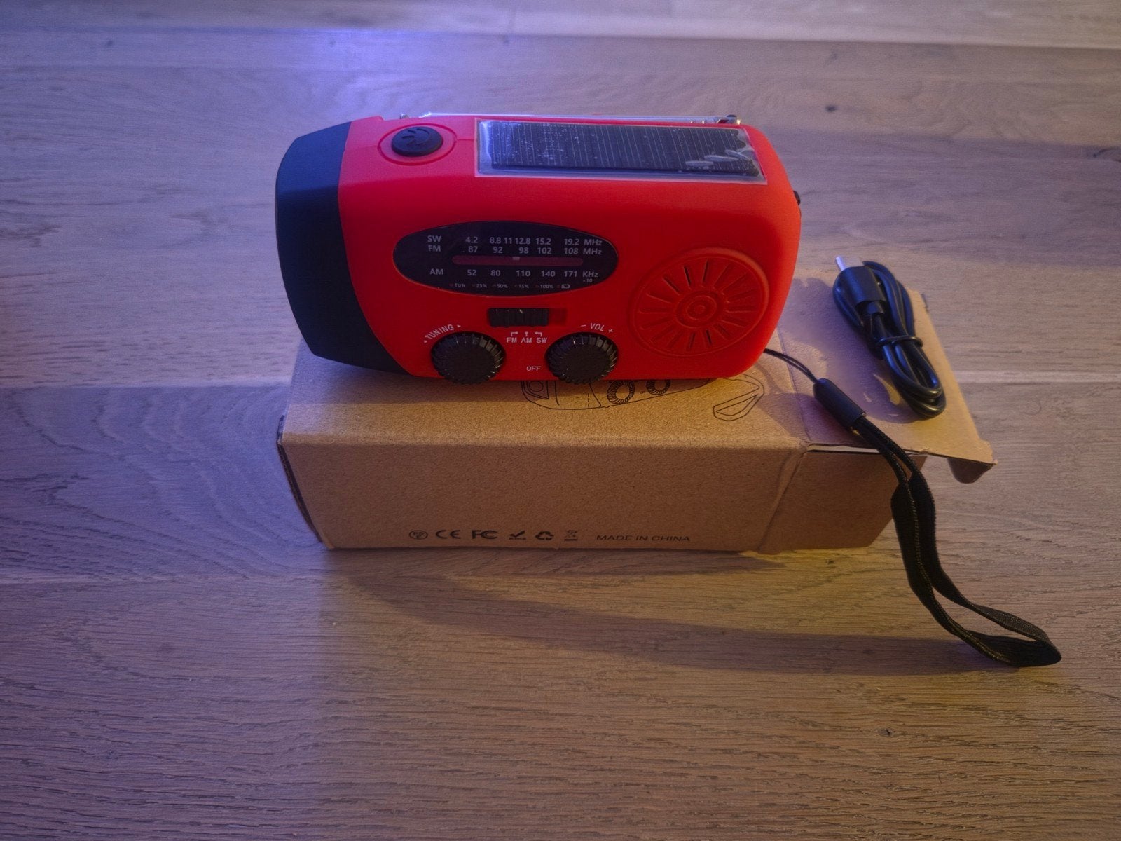 Noodradio -zaklamp- powerbank-Rood, Ophalen of Verzenden, Nieuw, Radio