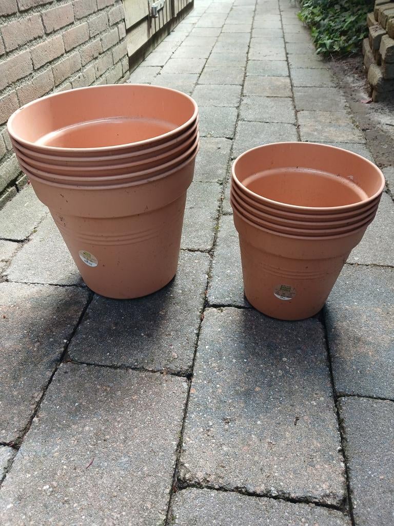 Plastic Bloempotten voor buiten gratis, Tuin en Terras, Bloempotten, Ophalen, Kunststof, Rond, Minder dan 40 cm