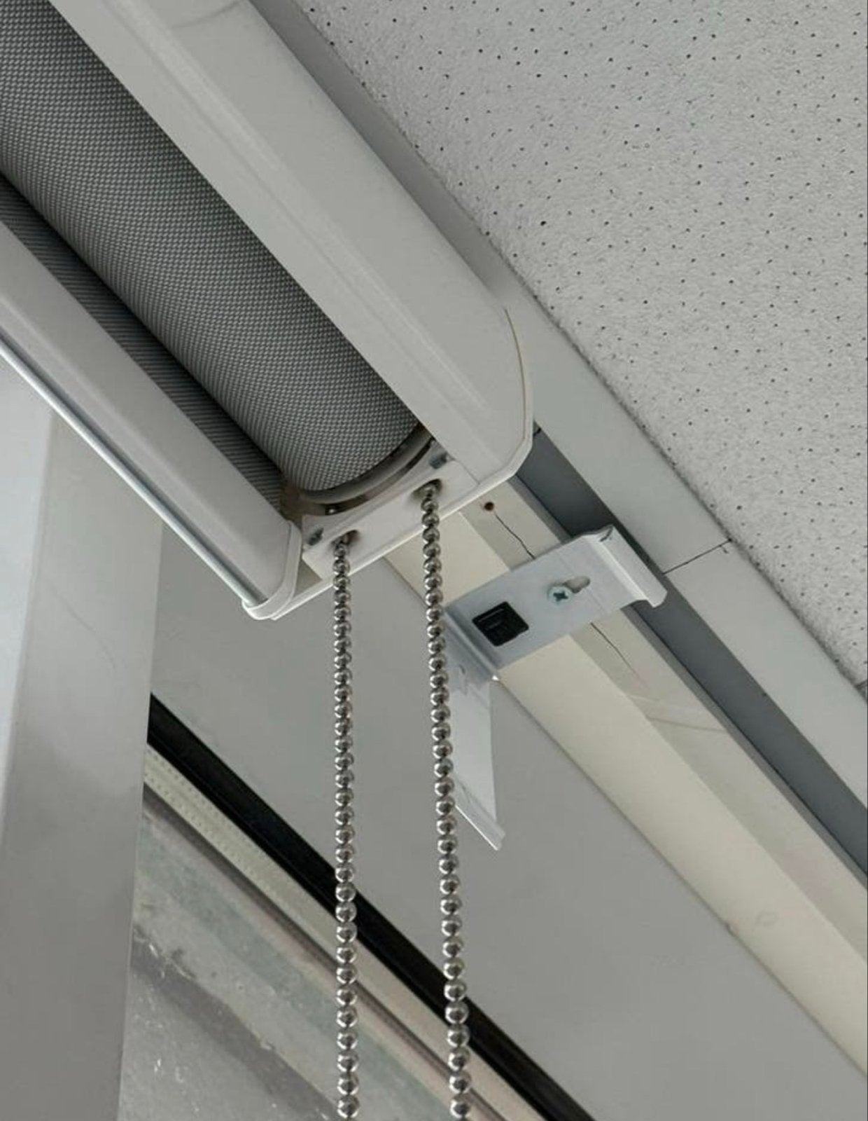 Hunter Douglas zonwering rolgordijnen metalen ketting, Ophalen, Zo goed als nieuw, Rolgordijn