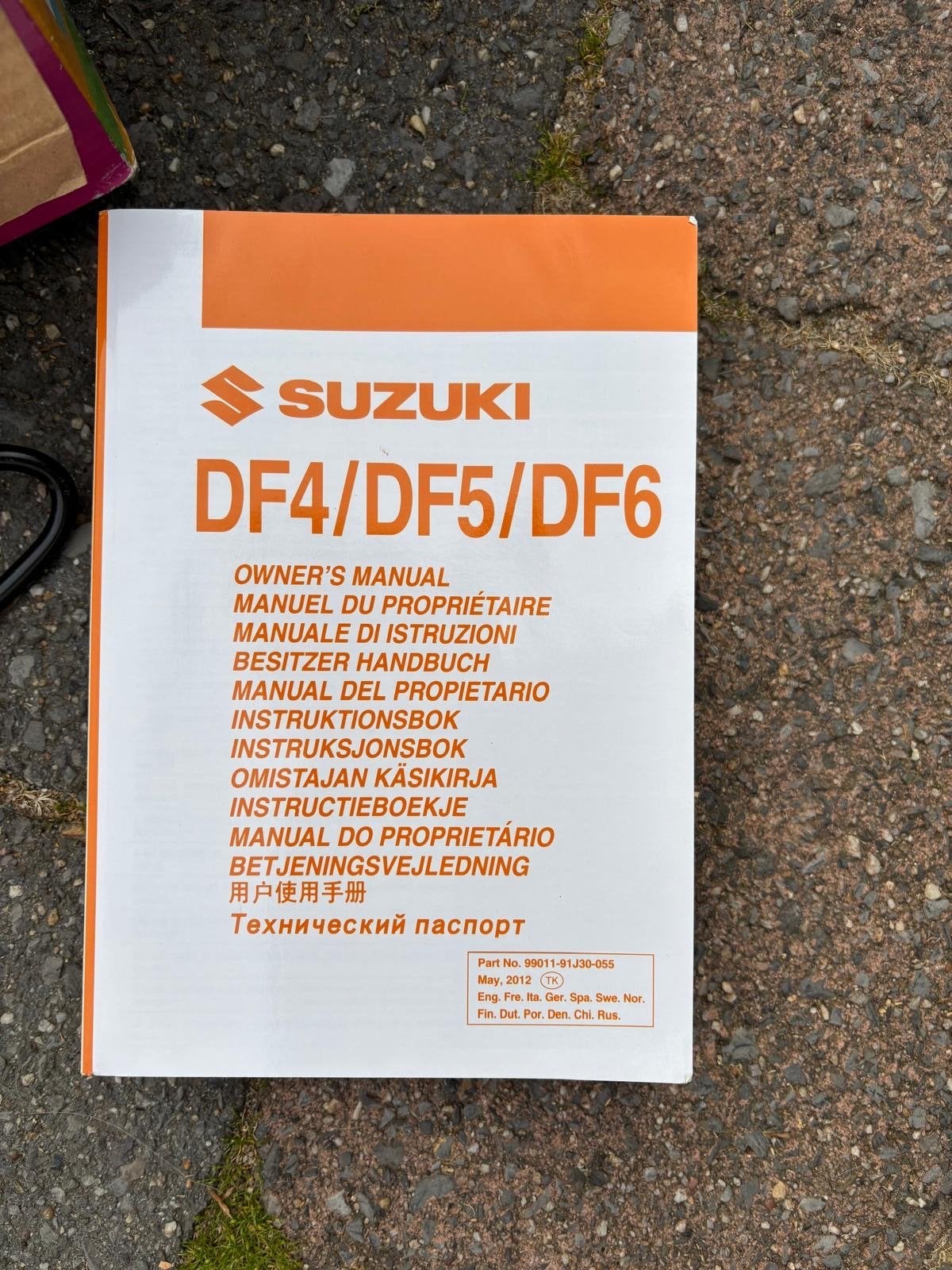 Foto 12 van Suzuki buitenboordmotor DF6 met opblaasbare rubberboot