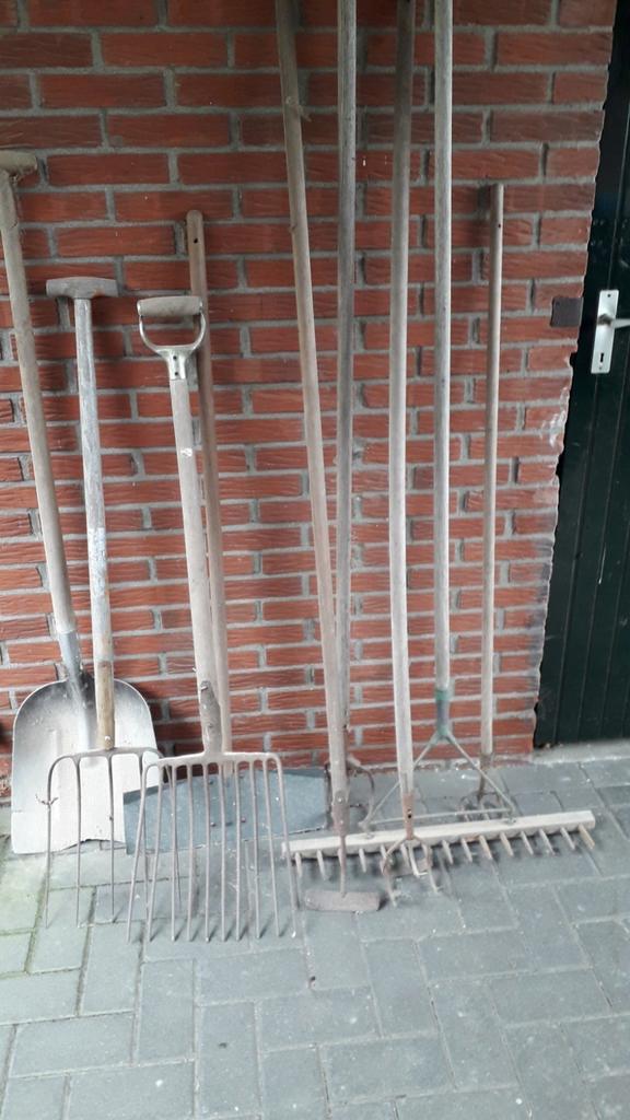 Partij tuingereedschap, Ophalen, Gebruikt