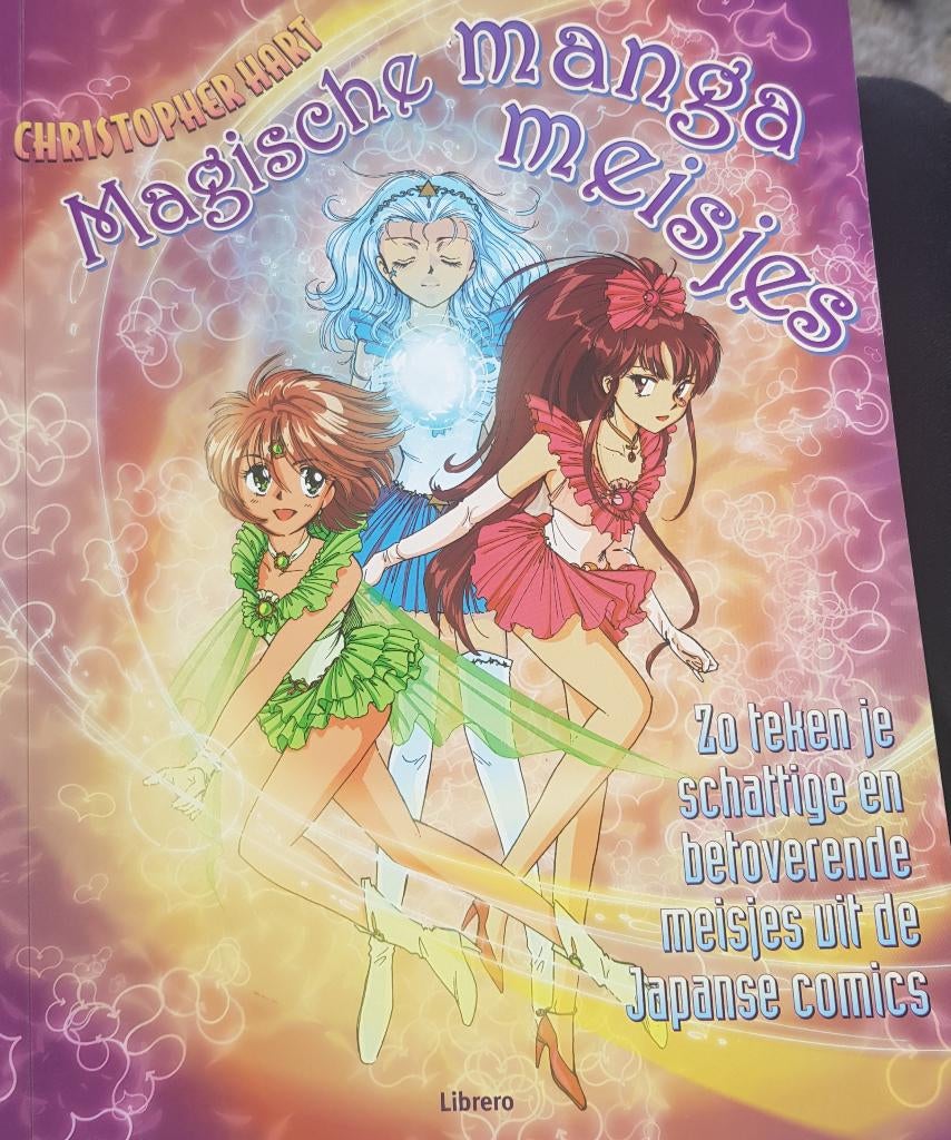 Striptekenen- magische manga meisjes, Ophalen of Verzenden, Zo goed als nieuw, Overige onderwerpen
