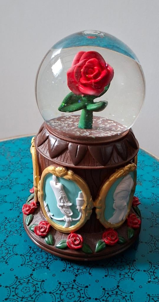 1991 Music snowglobe : Belle en Beest Rose Character Cameo, Ophalen of Verzenden, Assepoester of Belle, Beeldje of Figuurtje