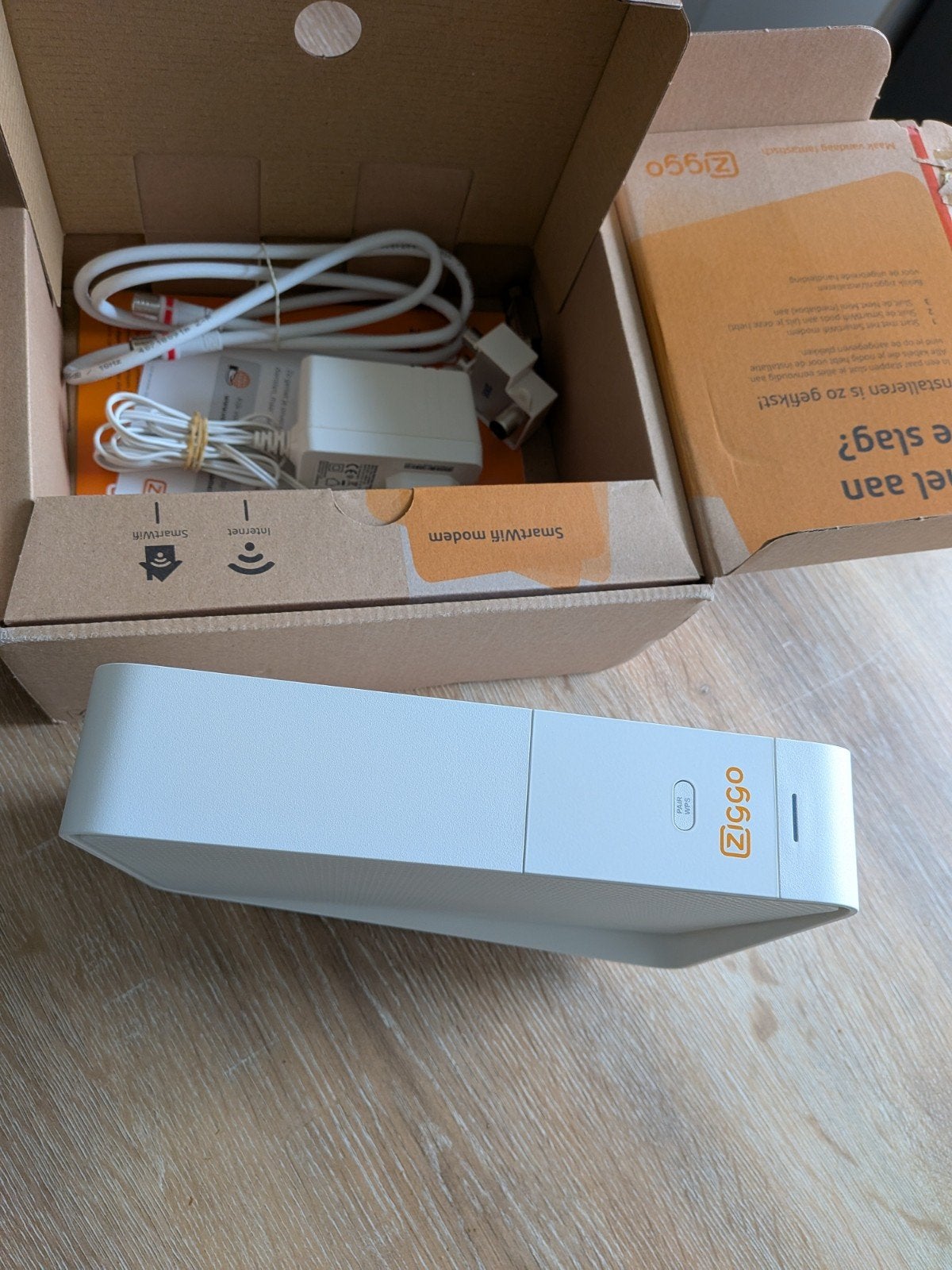 Ziggo SmartWifi modem/router in doos, Ophalen, Zo goed als nieuw, Router met modem, Ziggo