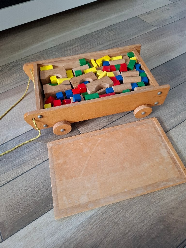 Houten blokkenkar met houten bouwblokken en schuifdeksel, Kinderen en Baby's, Speelgoed | Houten speelgoed, Ophalen of Verzenden
