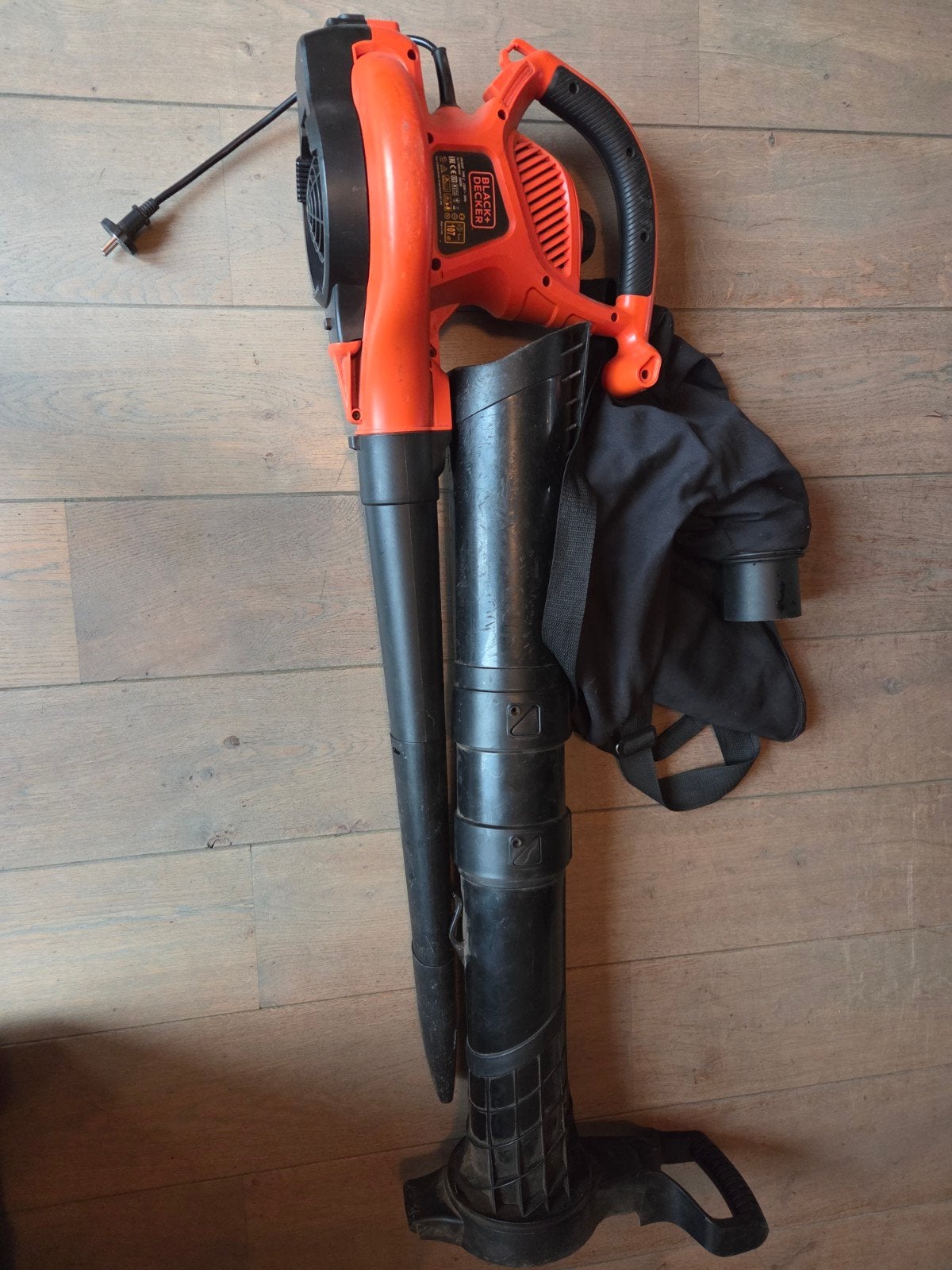 Black+Decker bladblazer met zuig- en versnipperfunctie, Ophalen, Gebruikt, Met opvangzak, BLACK+DECKER