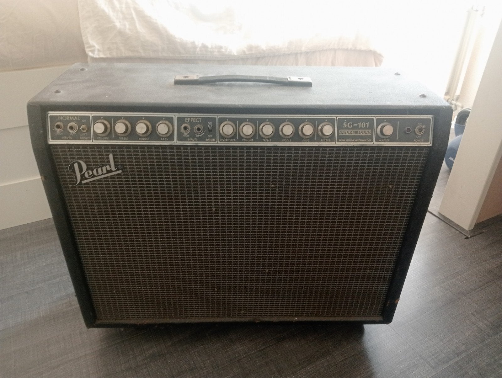 Pearl SG-101 Gitaarversterker - Vintage en Krachtig, Muziek en Instrumenten, Ophalen, Gebruikt, Gitaar, 100 watt of meer