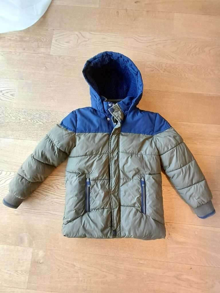Stoere jongens winterjas C&A, maat 128, blauw/groen, C & A, Ophalen of Verzenden, Zo goed als nieuw, Jongen