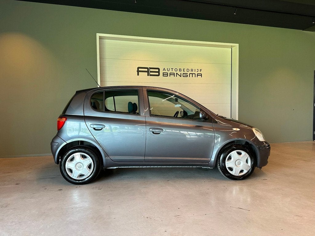 Toyota Yaris 1.3 VVT-i 5-DEURS S-LINE-uitv|AIRCO|STUURBEKRAC, Auto's, Toyota, Stof, Gebruikt, 4 cilinders, Origineel Nederlands