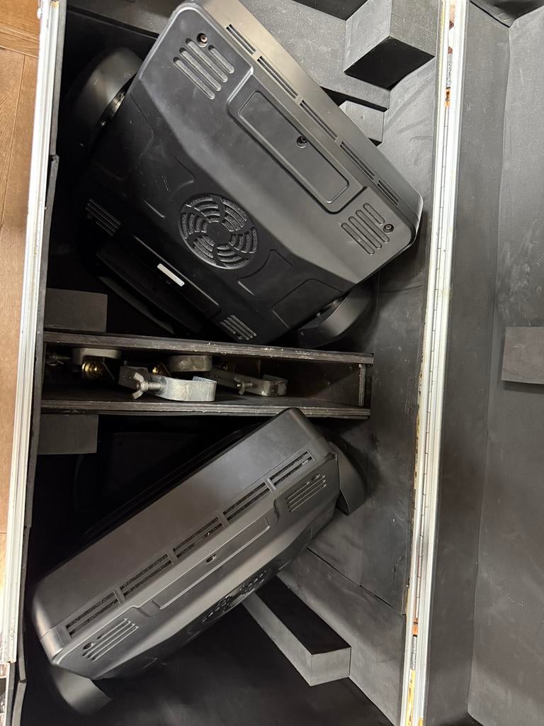 2x Showtec Phantom Matrix FX movinghead in case, Ophalen, Zo goed als nieuw, Licht