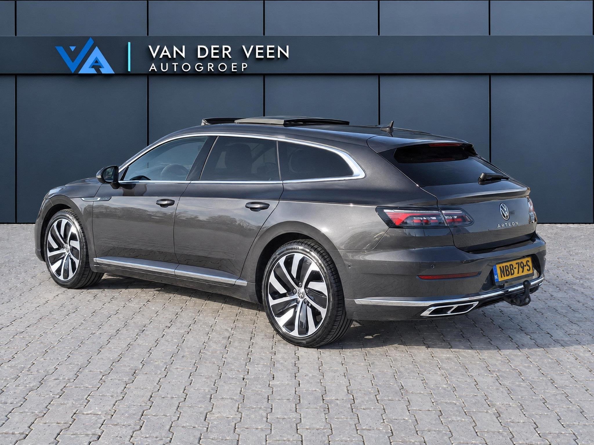 Volkswagen Arteon Shooting Brake 1.4 TSI eHybrid R-Line Busi, Auto's, Arteon, Gebruikt, Verwarmde buitenspiegels, 1600 kg