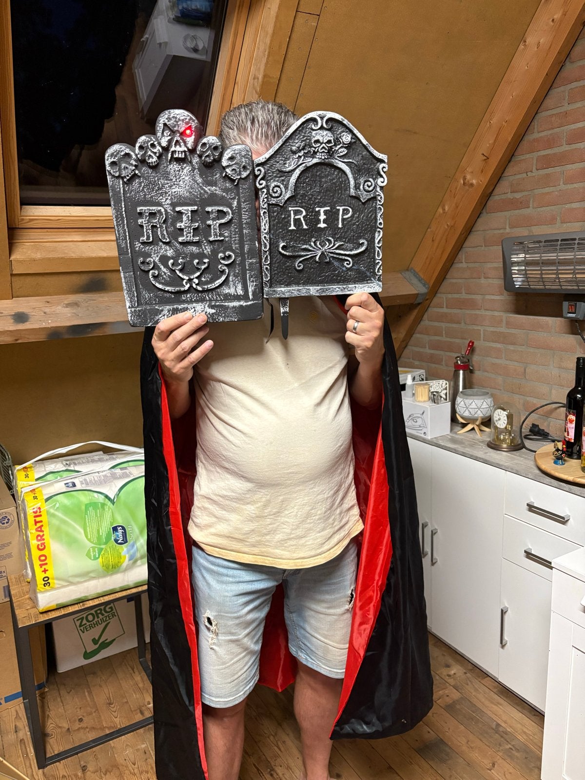 Dracula cape voor Halloween - Perfect voor griezelige feeste, Ophalen of Verzenden, Gebruikt, Kostuum, Halloween of Griezel
