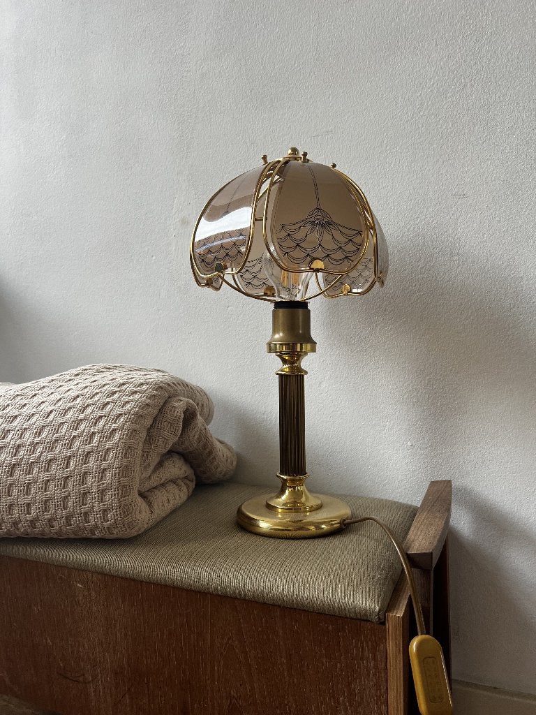 Vintage messing tafellamp glazen kap uit Berlijn, Ophalen of Verzenden, Zo goed als nieuw, Vintage
