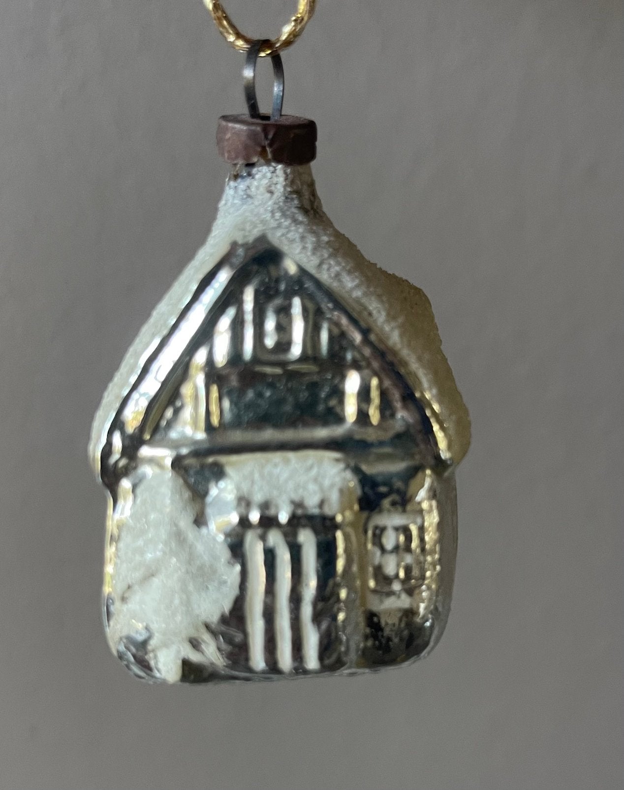 Antieke kerstbal huisje met sneeuw uit 1950, Ophalen, Gebruikt