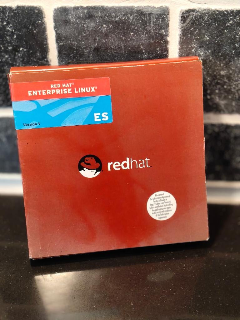 RedHat Enterprise Linux ES, Computers en Software, Ophalen of Verzenden, Zo goed als nieuw