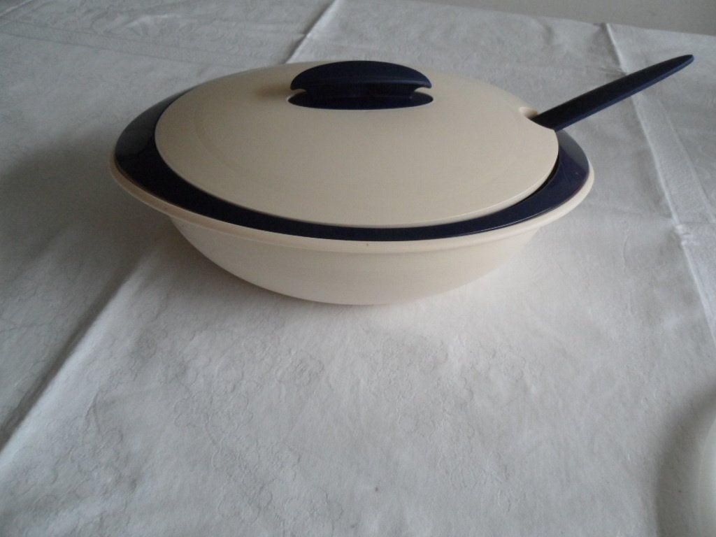 Tupperware Iso Duo serveerschaal creme donkerblauw NIEUW, Overige kleuren, Schaal, Nieuw, Met bestek