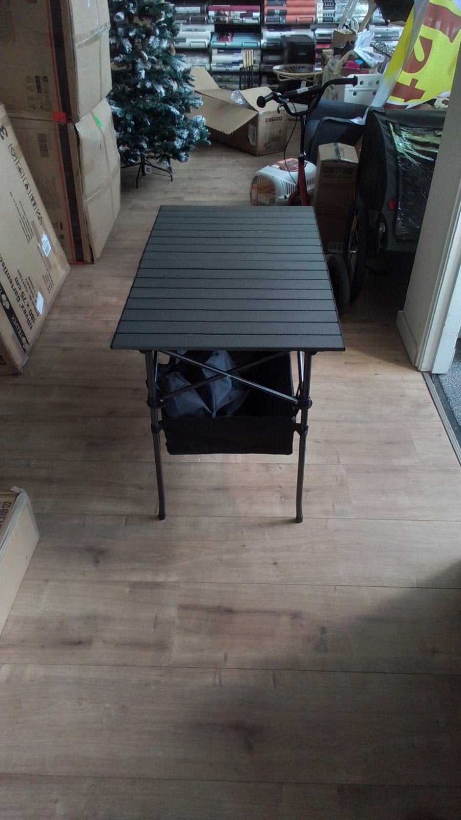 Opvouwbare campingtafel met opbergnet - Nieuw, Campingtafel, Nieuw, Ophalen of Verzenden, Onbekend